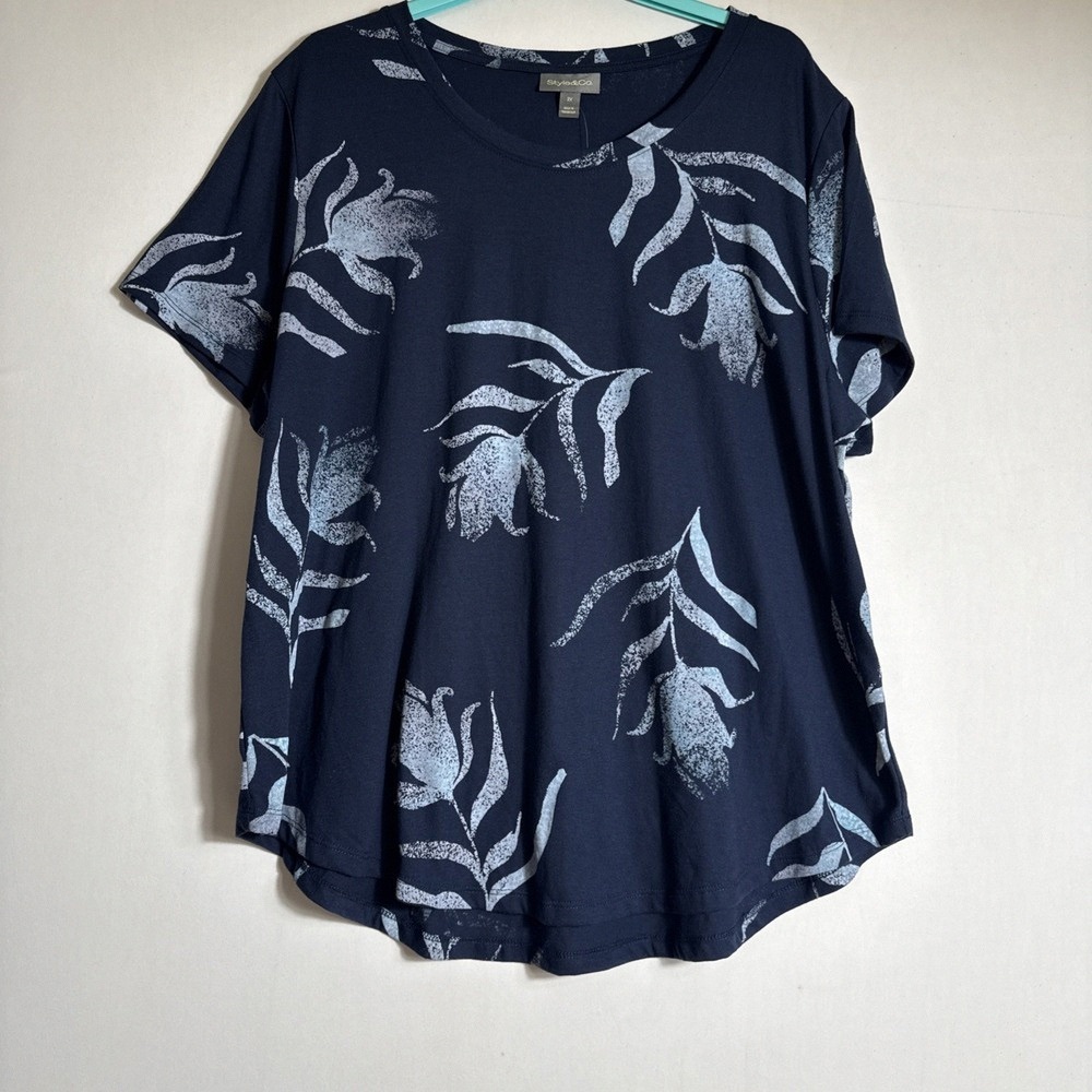 Elegant Navy Floral Women's Short Sleeve Top